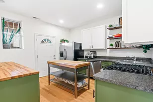 1637 W Granville Ave, Chicago, IL 60660 - Photo 11