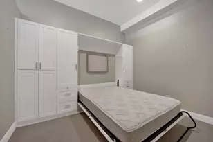 101 W Superior St, Chicago, IL 60654 - Photo 13