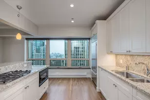 800 N Michigan Ave, Chicago, IL 60611 - Photo 17