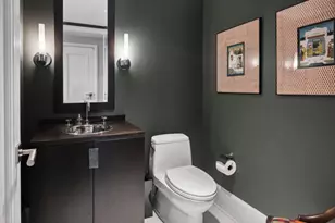 161 E Chicago Ave, Chicago, IL 60611 - Photo 19