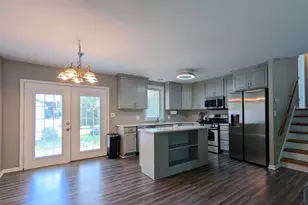 5S334 Stewart Dr, Naperville, IL 60563 - Photo 3