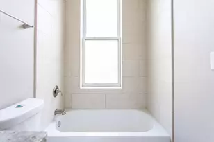 1525 W Addison St, Chicago, IL 60613 - Photo 3
