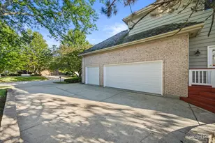 1096 Reddington Dr, Aurora, IL 60502 - Photo 51