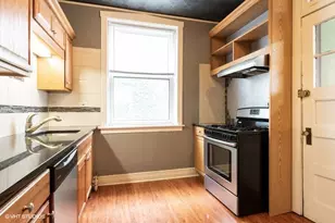 1253 W Byron St, Chicago, IL 60613 - Photo 9