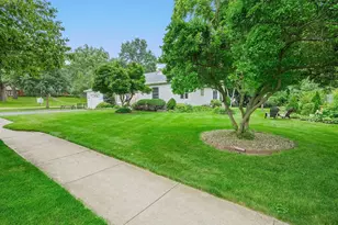 449 Arbor Ave, West Chicago, IL 60185 - Photo 3