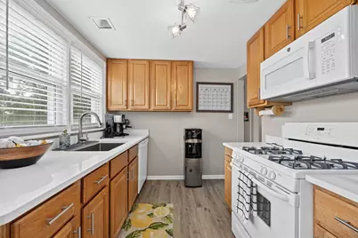 548 Prairie Avenue, Downers Grove, IL 60515 - Photo 23
