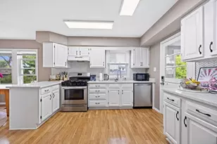 548 Prairie Ave, Downers Grove, IL 60515 - Photo 11
