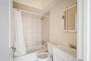 541 W Oakdale Ave, Chicago, IL 60657 - Photo 25