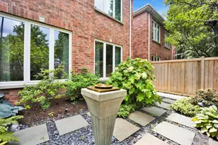 1727 W Peterson Ave, Chicago, IL 60660 - Photo 3