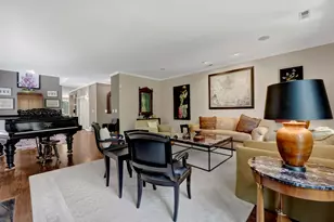 1727 W Peterson Ave, Chicago, IL 60660 - Photo 9