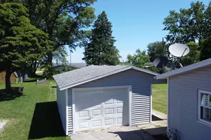 625 W Blue St, Sheldon, IL 60966 - Photo 5