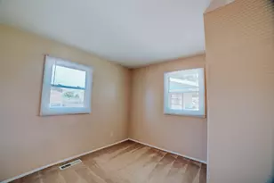 625 W Blue St, Sheldon, IL 60966 - Photo 21