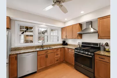 1150 Oakview Drive, Wheaton, IL 60187 - Photo 7