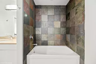 125 S Green St, Chicago, IL 60607 - Photo 11