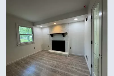 3100 Harris Drive, Joliet, IL 60431 - Photo 5
