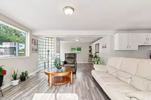 769 Parker Ave, Aurora, IL 60505 - Photo 11