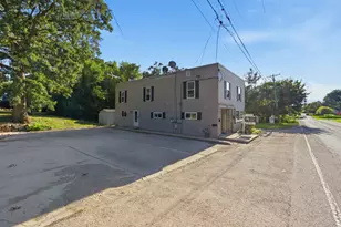 769 Parker Ave, Aurora, IL 60505 - Photo 3