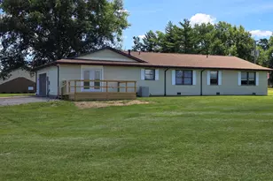 110 Grayson Rd, Eldorado, IL 62930 - Photo 5