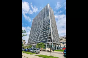 330 W Diversey Pkwy, Chicago, IL 60657 - Photo 1