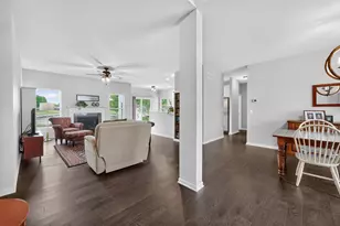 336 E Cloverlane Dr, Sycamore, IL 60178 - Photo 7