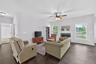 336 E Cloverlane Dr, Sycamore, IL 60178 - Photo 13