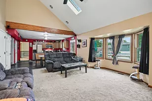 109 S Canyon Dr, Bolingbrook, IL 60490 - Photo 3