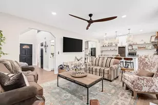 324 Turnberry Ln, Glen Ellyn, IL 60137 - Photo 7