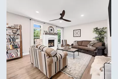 324 Turnberry Lane, Glen Ellyn, IL 60137 - Photo 5