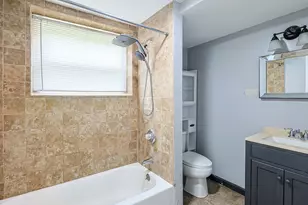 1412 Windsor Cir, Carpentersville, IL 60110 - Photo 19