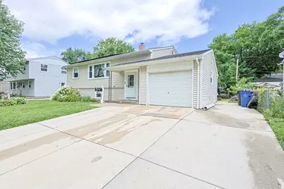 1412 Windsor Circle, Carpentersville, IL 60110 - Photo 3