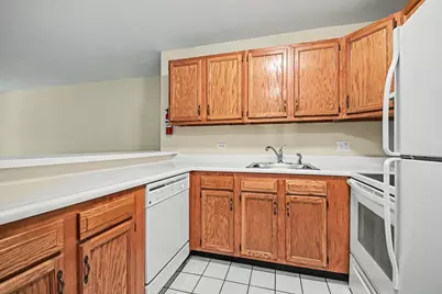 1833 Four Lakes Avenue #2D, Lisle, IL 60532 - Photo 7