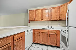 1833 Four Lakes Ave, Lisle, IL 60532 - Photo 7