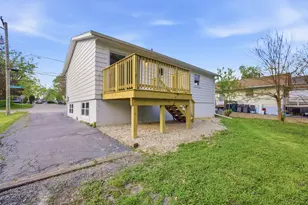 915 Mayfield Dr, Round Lake Beach, IL 60073 - Photo 27