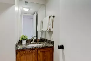 121 Heath Pl, Westmont, IL 60559 - Photo 13