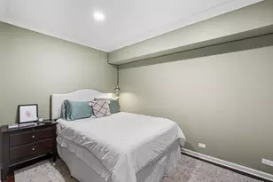 635 W Sheridan Rd, Chicago, IL 60613 - Photo 9