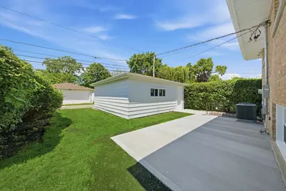 8434 Lawndale Avenue, Skokie, IL 60076 - Photo 37