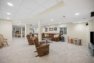 1534 Constitution Dr, Glenview, IL 60026 - Photo 29
