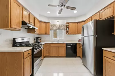 2009 Keeney Street, Evanston, IL 60202 - Photo 5