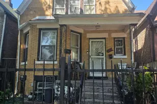 912 N Trumbull Ave, Chicago, IL 60651 - Photo 1
