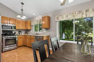 1464 Leeward Ct, Grayslake, IL 60030 - Photo 7