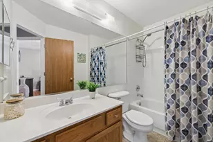 1464 Leeward Ct, Grayslake, IL 60030 - Photo 11