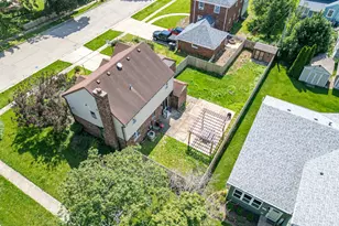 1300 Wolff Ave, Elgin, IL 60123 - Photo 7