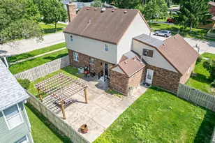 1300 Wolff Ave, Elgin, IL 60123 - Photo 9