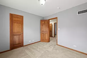1300 Wolff Ave, Elgin, IL 60123 - Photo 39