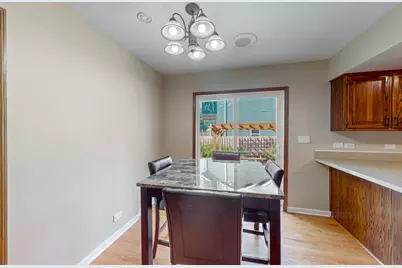 1300 Wolff Avenue, Elgin, IL 60123 - Photo 11