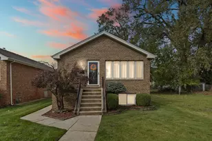 8850 S Mozart Ave, Evergreen Park, IL 60805 - Photo 1