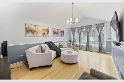 8850 S Mozart Avenue, Evergreen Park, IL 60805 - Photo 5
