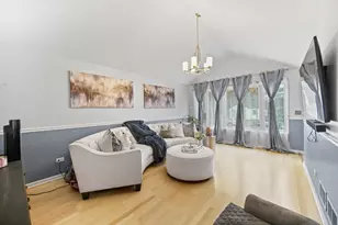 8850 S Mozart Ave, Evergreen Park, IL 60805 - Photo 5