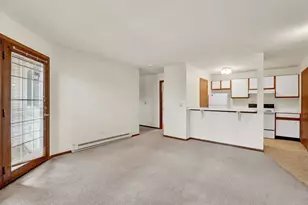 330 Leah Ln, Woodstock, IL 60098 - Photo 7