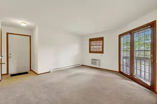 330 Leah Ln, Woodstock, IL 60098 - Photo 5